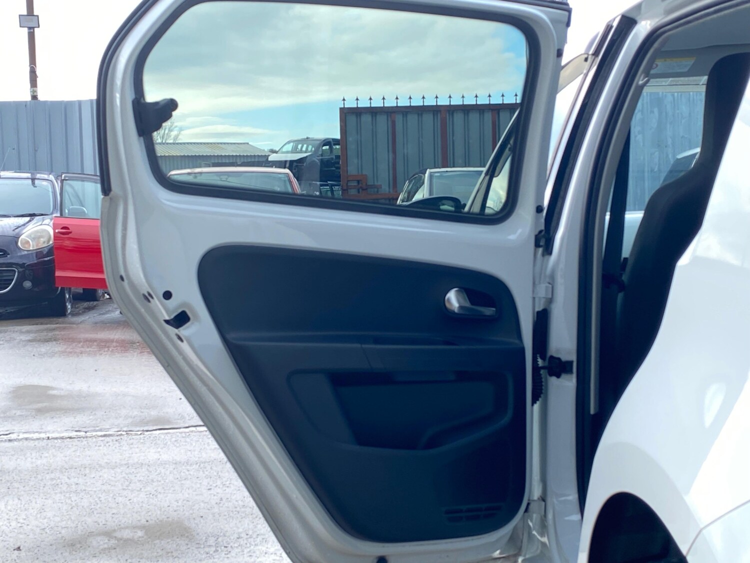 Used Volkswagen up! 2026 for sale - 78087632: Photo 26