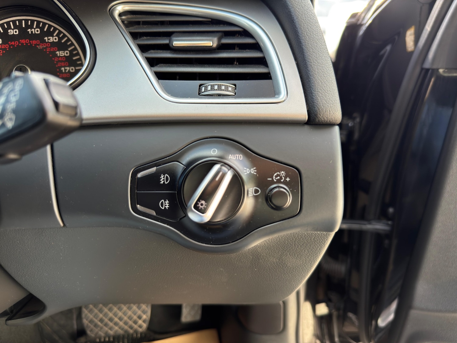 Used Audi A4 2014 for sale - 76539410: Photo 23