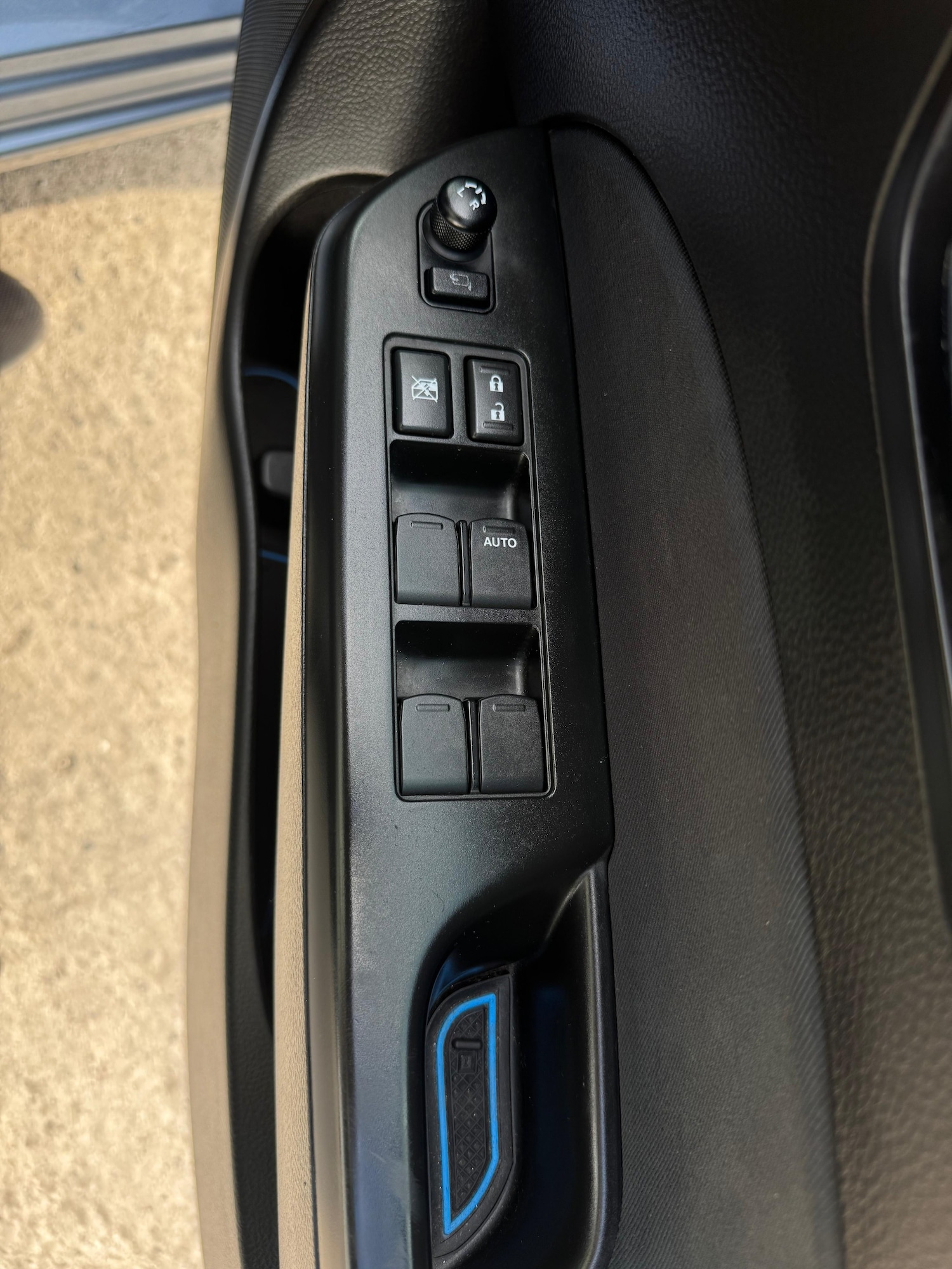 Used Suzuki Swift 2014 for sale - 77893643: Photo 35