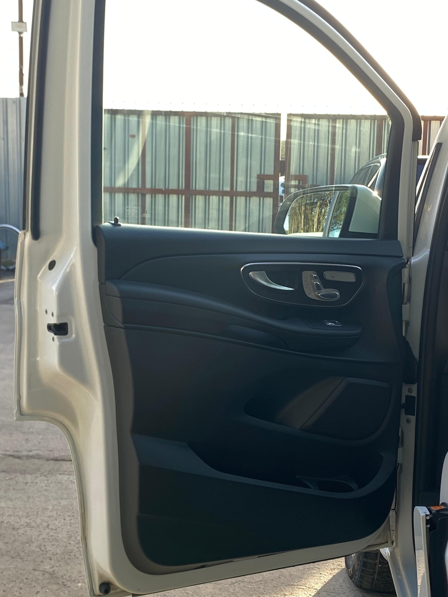 Used Mercedes-Benz V-Class 2026 for sale - 78176598: Photo 32