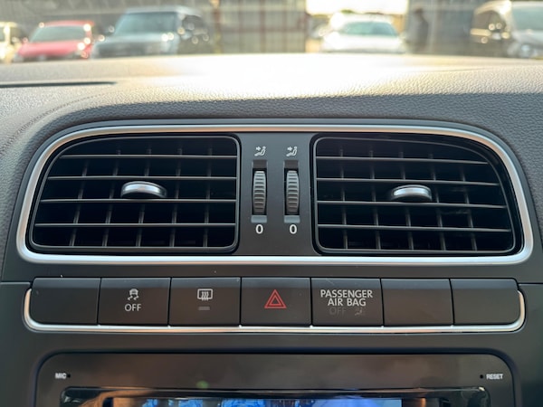 Used Volkswagen Polo 2010 for sale - 76290528: Photo 15
