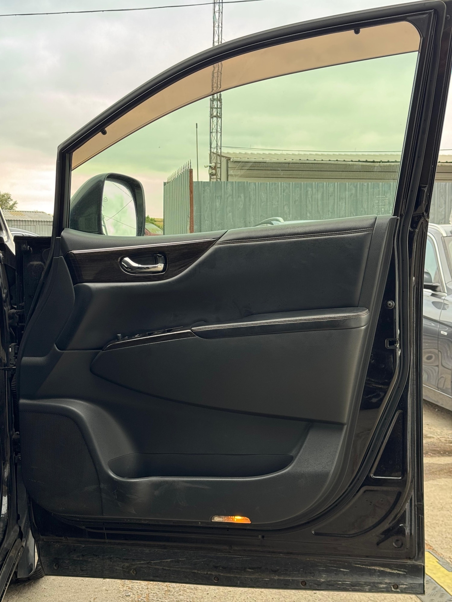 Used Nissan Elgrand 2025 for sale - 77256533: Photo 27