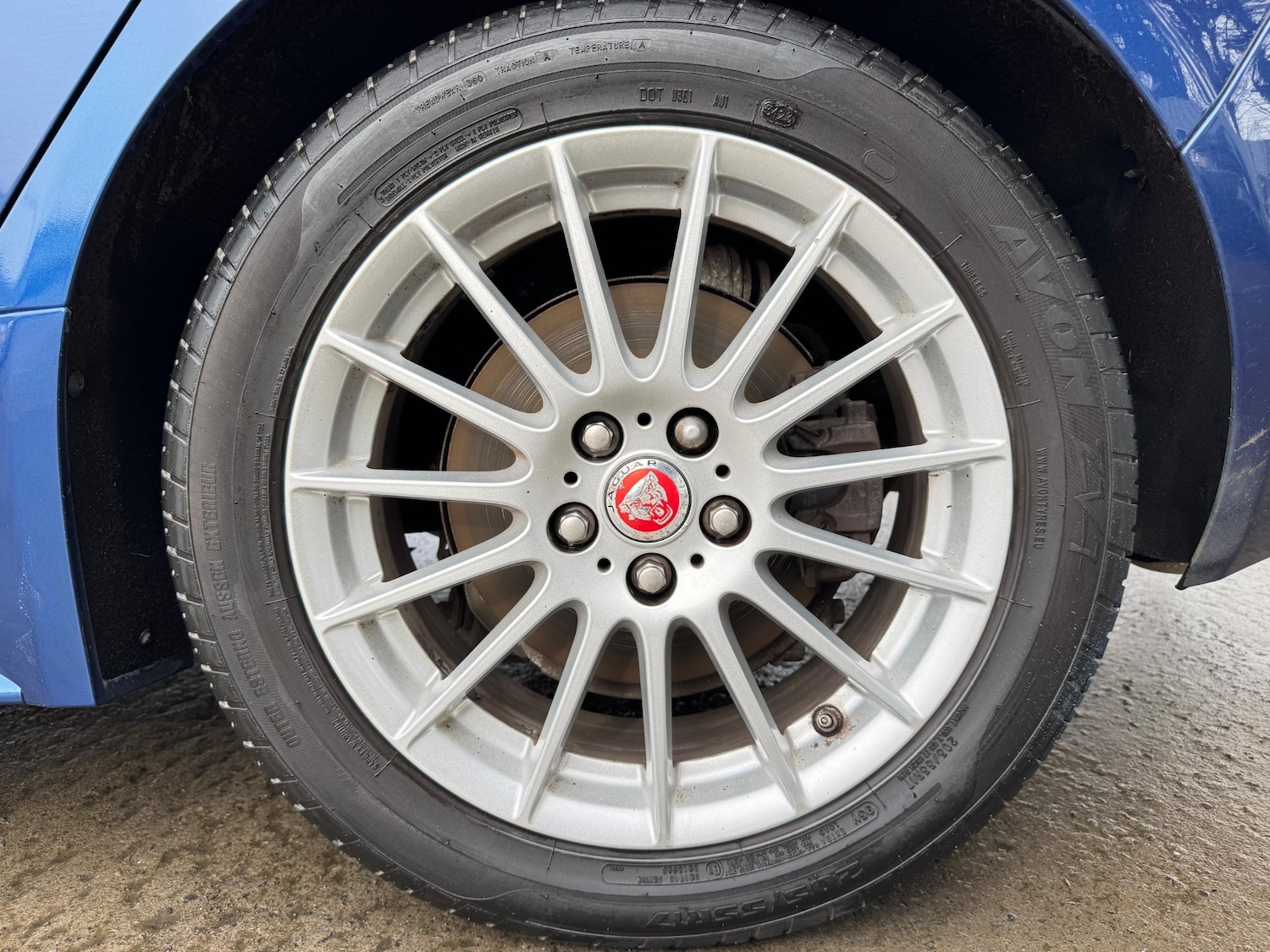 Used Jaguar XE 2015 for sale - 76703020: Photo 32