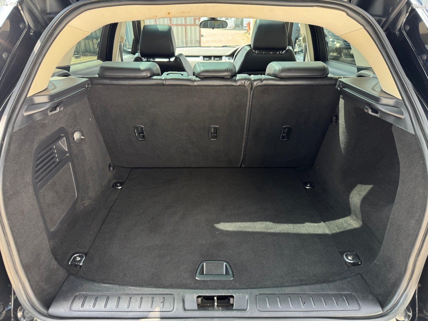 Used Land Rover Range Rover Evoque 2012 for sale - 76447342: Photo 12