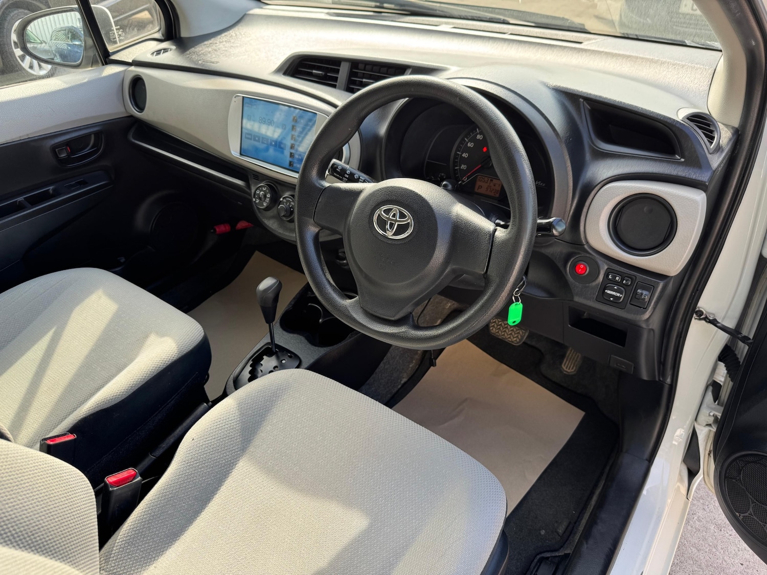 Used Toyota Vitz 2025 for sale - 77204999: Photo 13