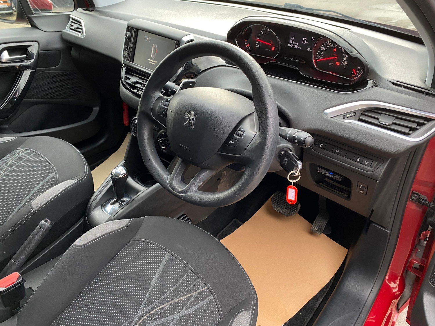 Used Peugeot 208 2015 for sale - 77599681: Photo 13