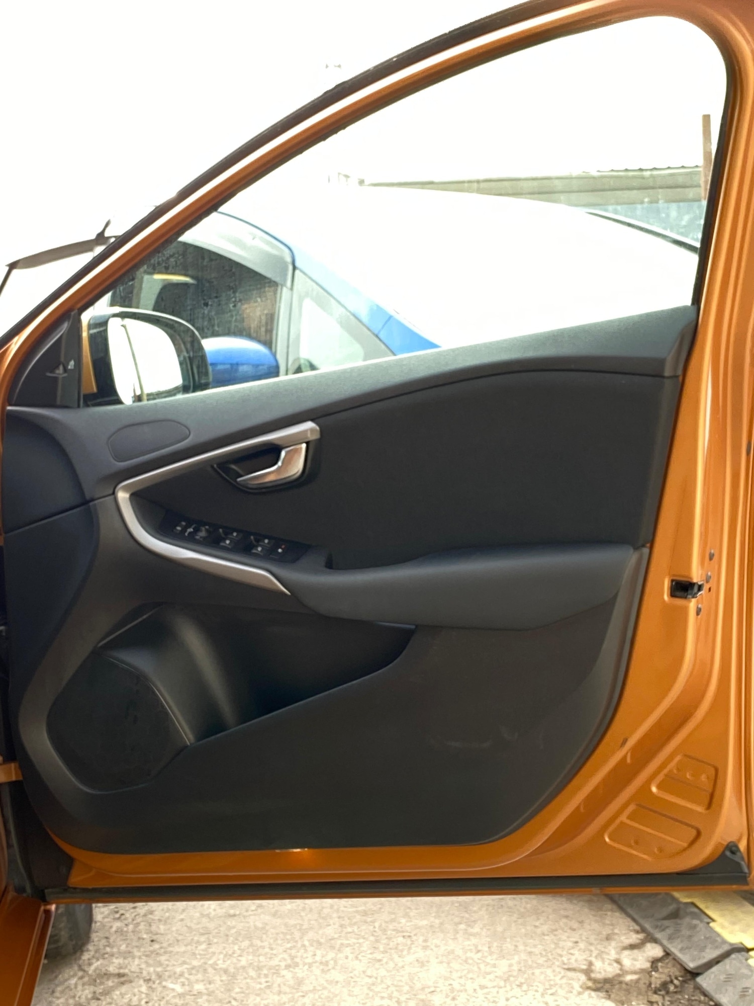 Used Volvo V40 2026 for sale - 78206036: Photo 25