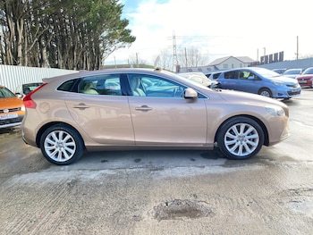 Used Volvo V40 2013 for sale - 78475972: Photo