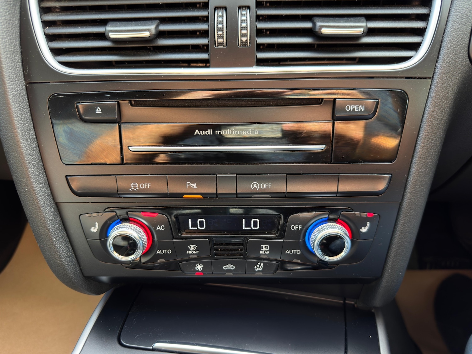 Used Audi A4 2014 for sale - 76097281: Photo 21