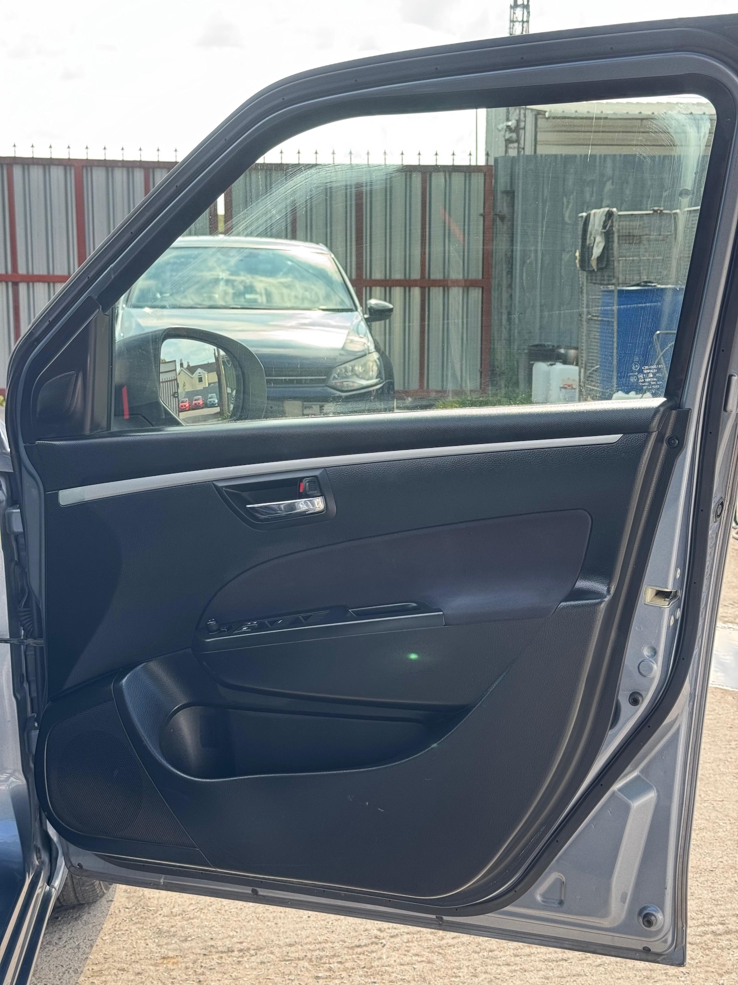 Used Suzuki Swift 2014 for sale - 76129112: Photo 25