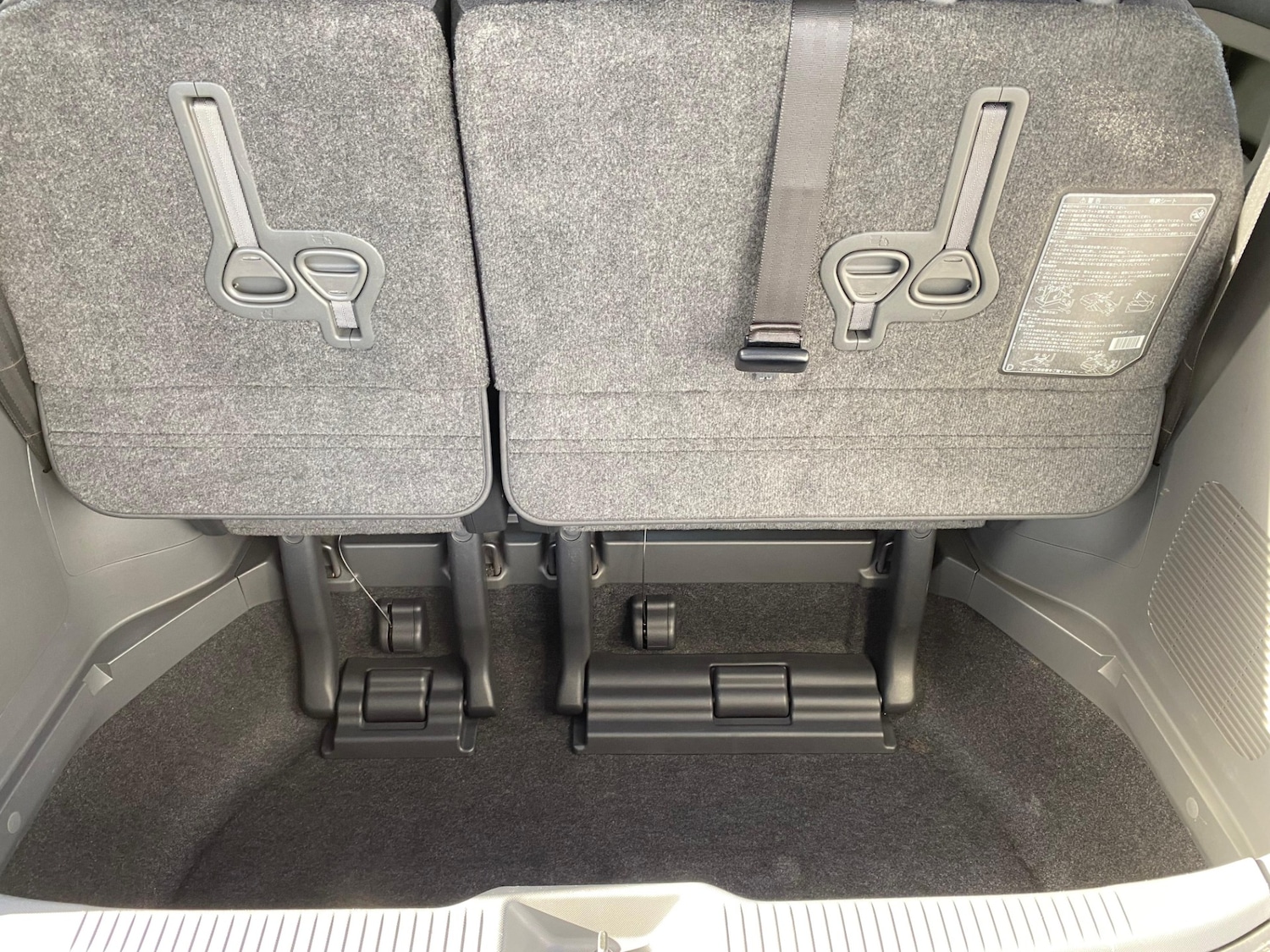 Used Toyota Estima 2010 for sale - 77684912: Photo 12