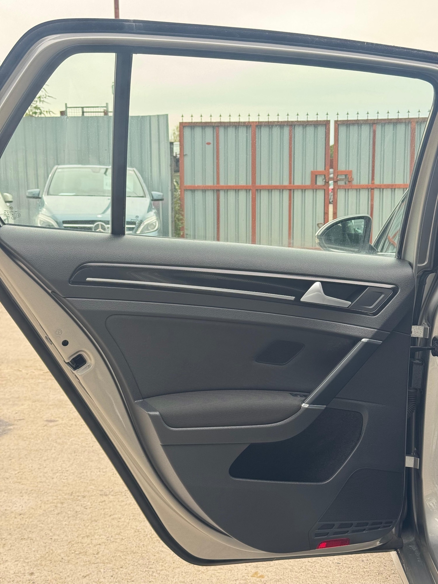 Used Volkswagen Golf 2013 for sale - 76129127: Photo 24
