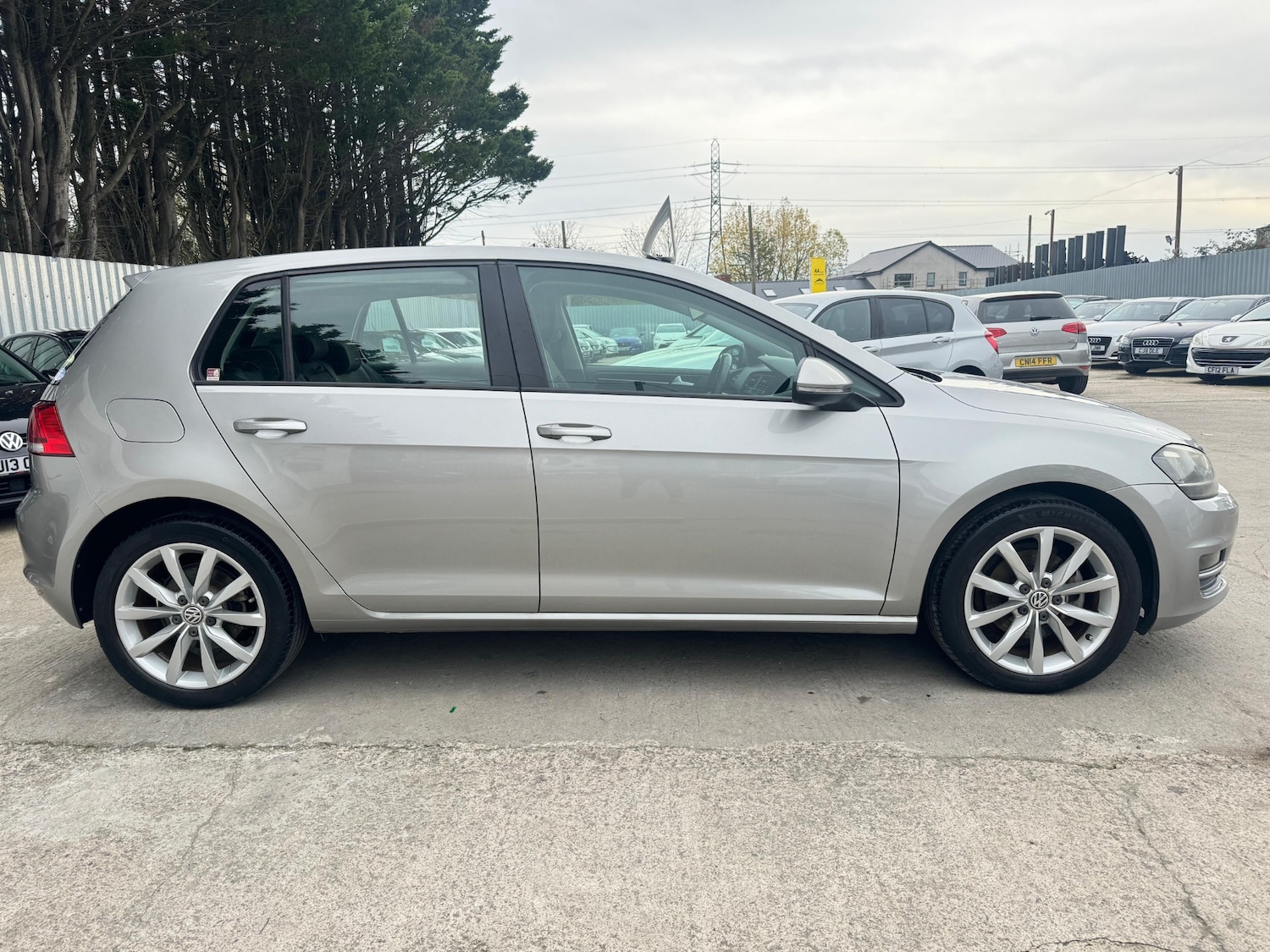 Used Volkswagen Golf 2013 for sale - 76129127: Photo 4