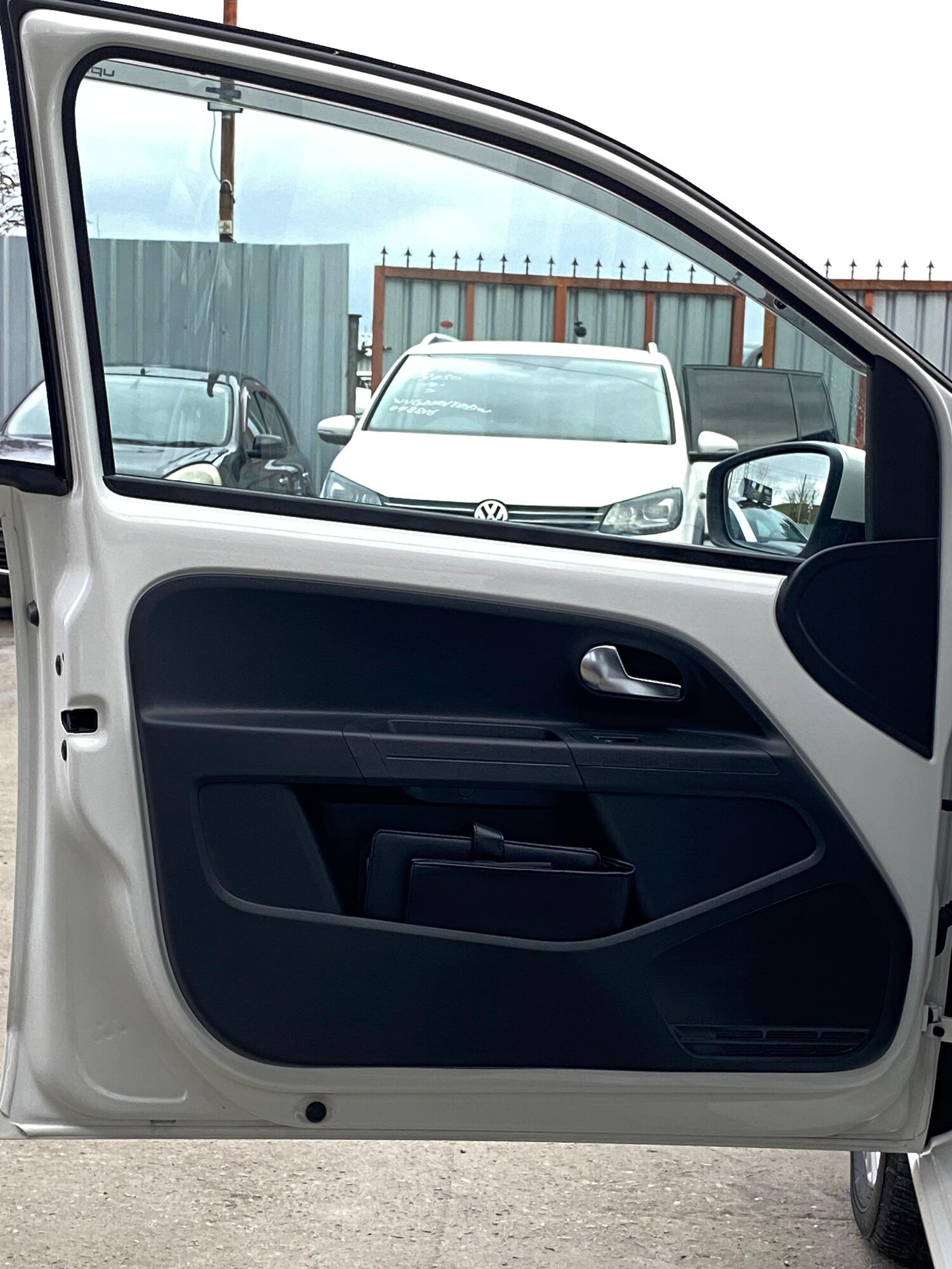 Used Volkswagen up! 2026 for sale - 78123057: Photo 27