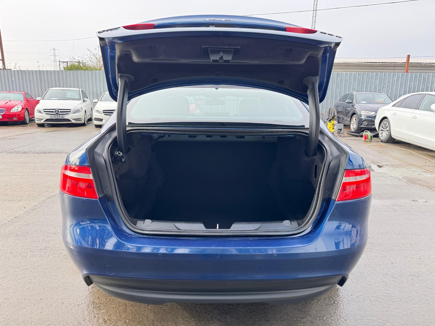 Used Jaguar XE 2015 for sale - 76129257: Photo 11