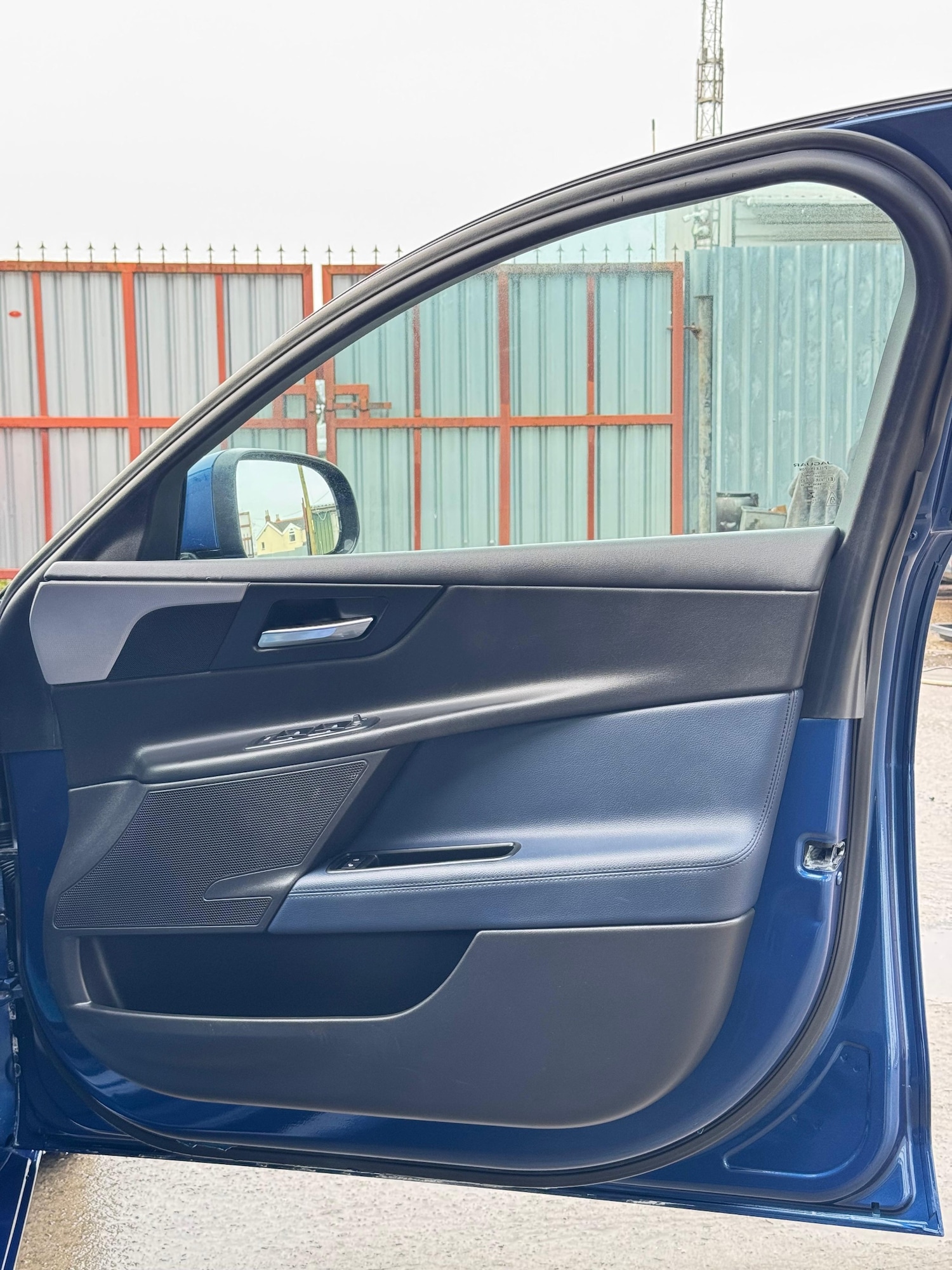Used Jaguar XE 2015 for sale - 76129257: Photo 25