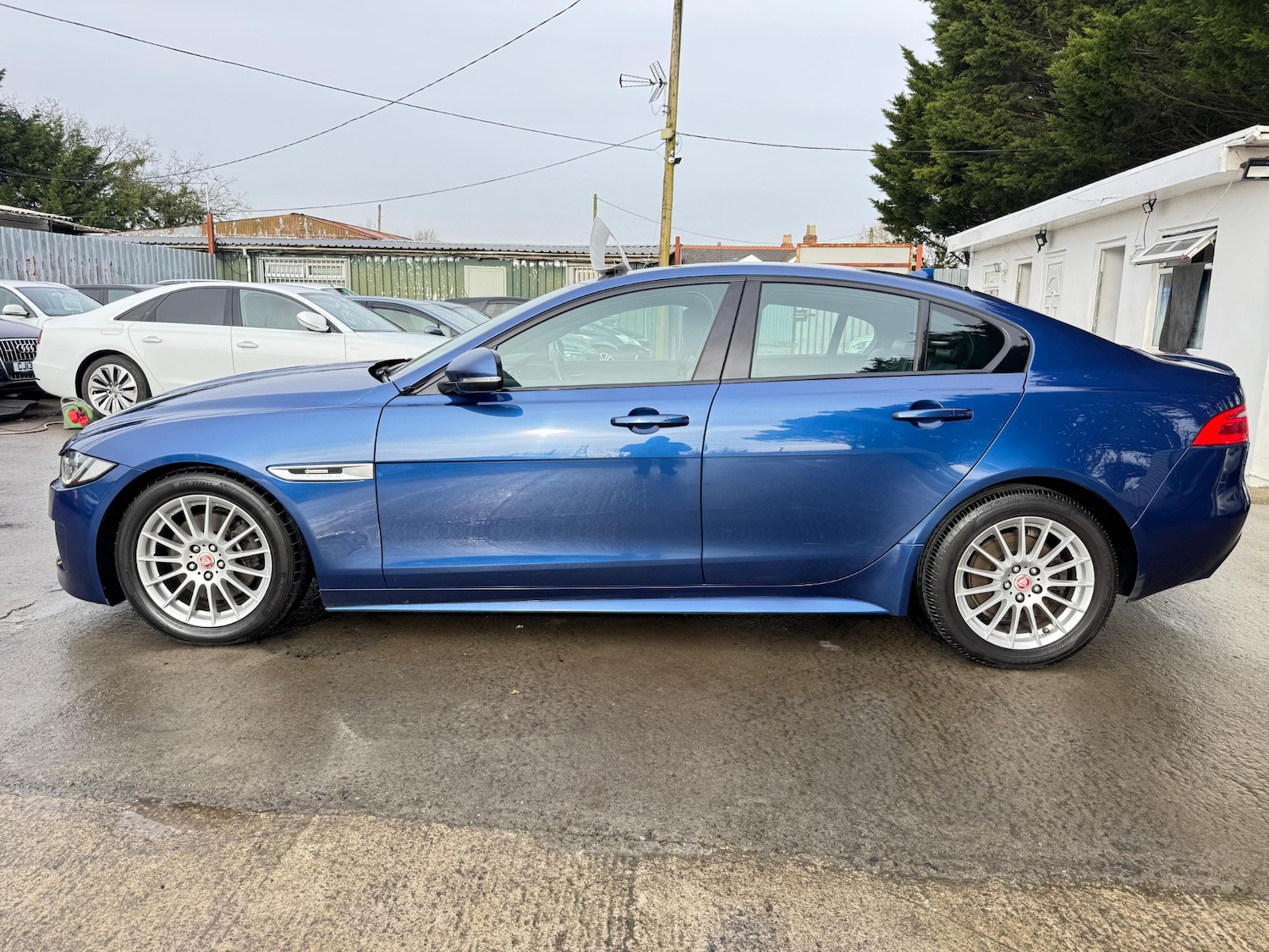 Used Jaguar XE 2015 for sale - 76129257: Photo 7