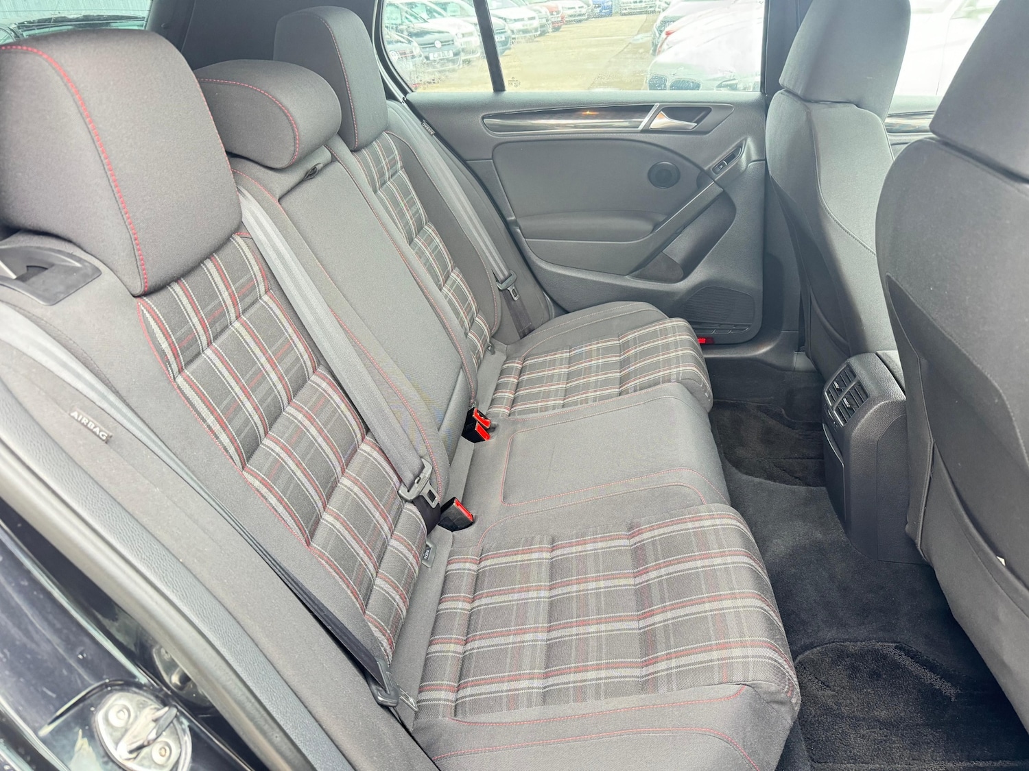 Used Volkswagen Golf 2010 for sale - 76159288: Photo 14