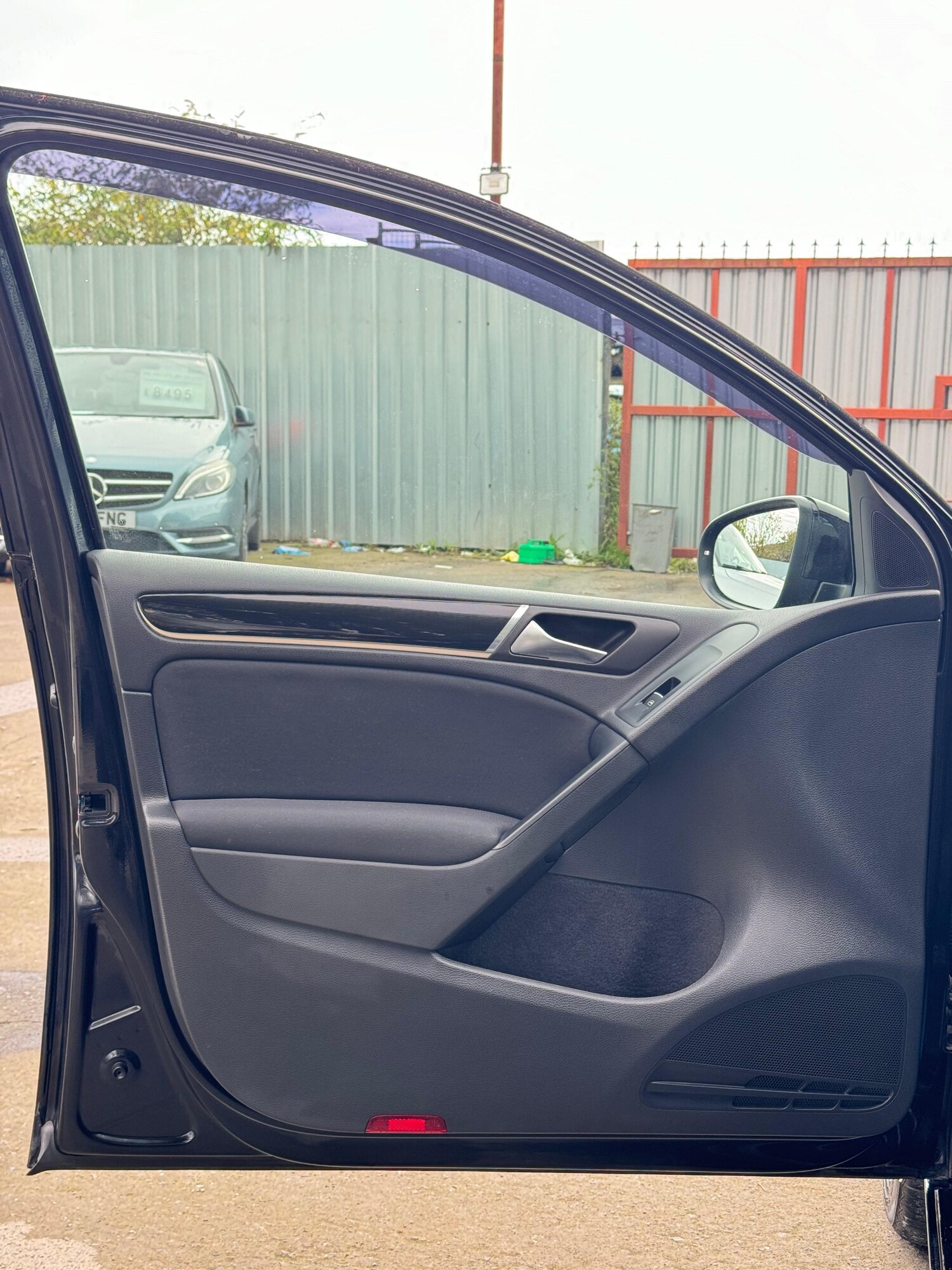 Used Volkswagen Golf 2010 for sale - 76159288: Photo 28
