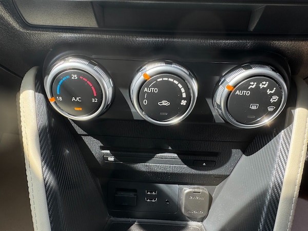 Used Mazda Demio 2015 for sale - 76253429: Photo 23