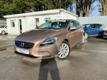 Used Volvo V40 2013 for sale - 79782133: Photo