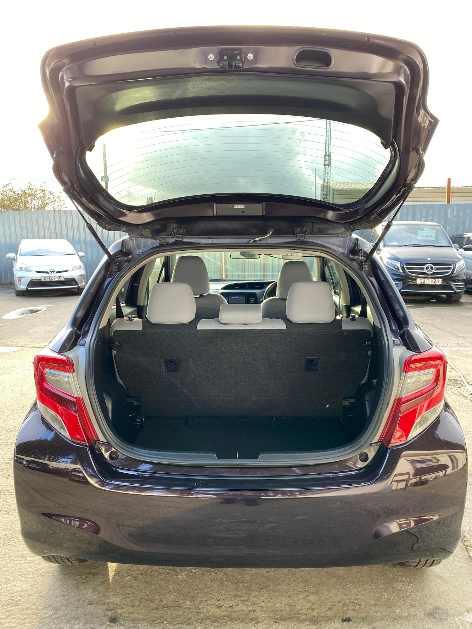 Used Toyota Vitz 2025 for sale - 77159664: Photo 11