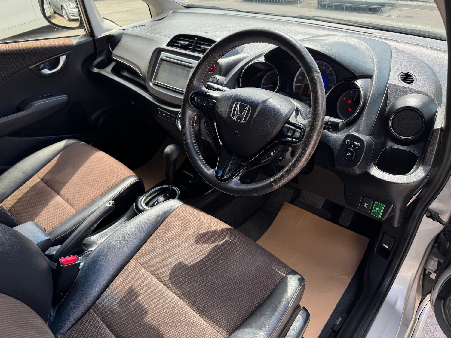 Used Honda Fit 2012 for sale - 76400066: Photo 13