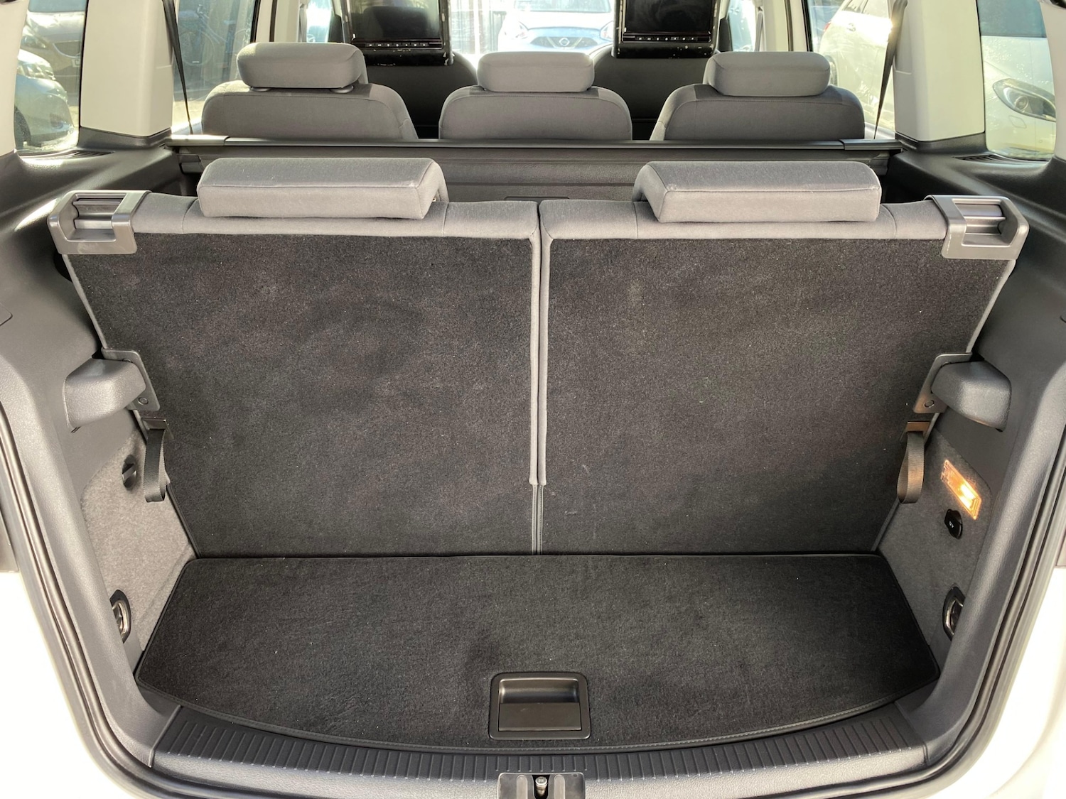 Used Volkswagen Touran 2013 for sale - 77897140: Photo 11