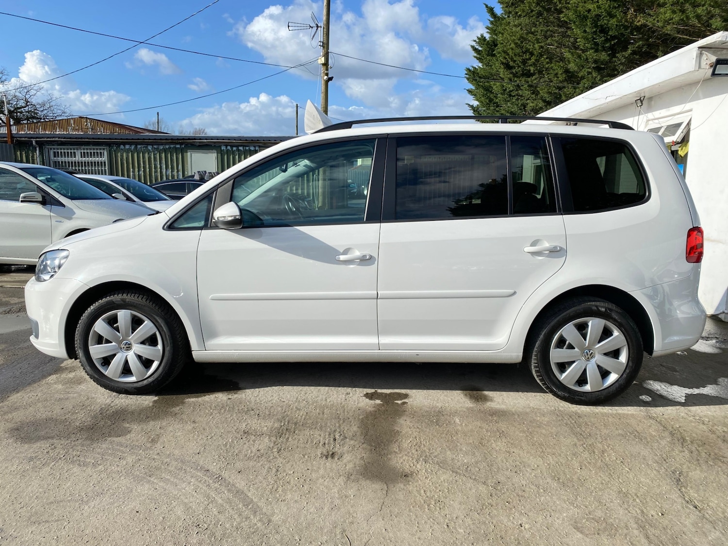 Used Volkswagen Touran 2013 for sale - 77897140: Photo 6