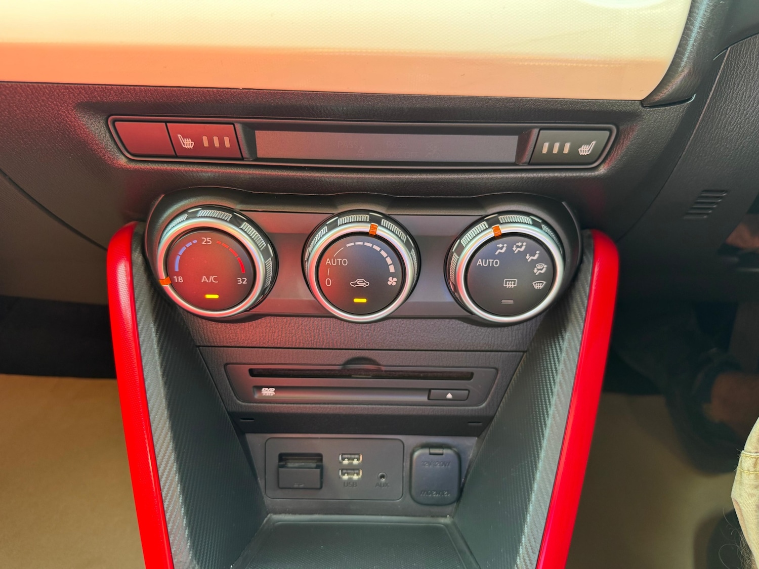 Used Mazda Demio 2015 for sale - 76927410: Photo 21