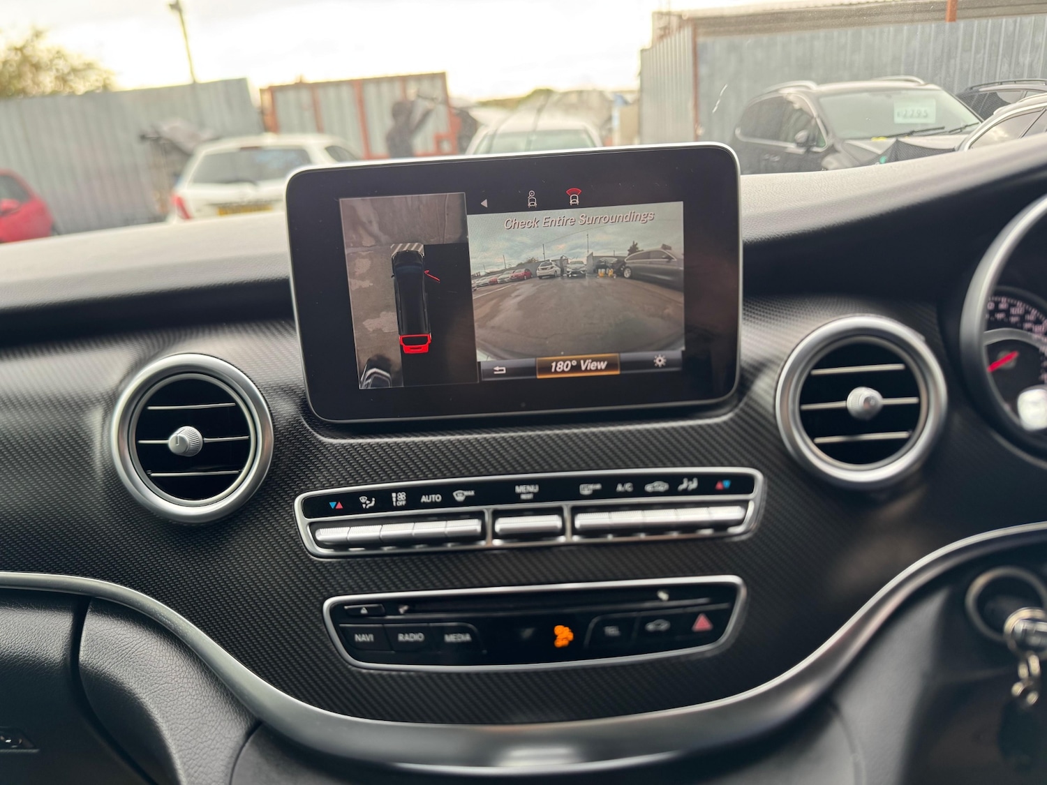 Used Mercedes-Benz V-Class 2025 for sale - 76529316: Photo 24