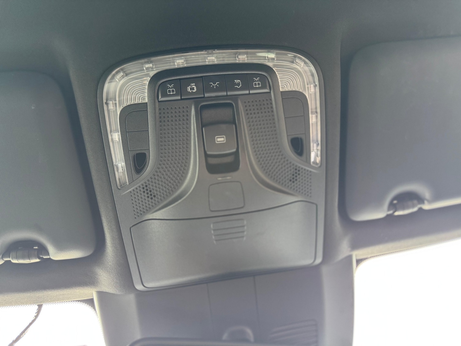 Used Mercedes-Benz V-Class 2025 for sale - 76529316: Photo 30