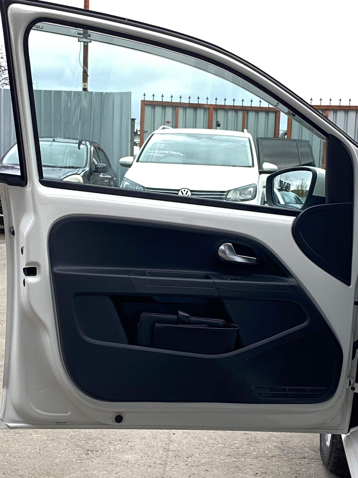 Used Volkswagen up! 2012 for sale - 78007978: Photo 27