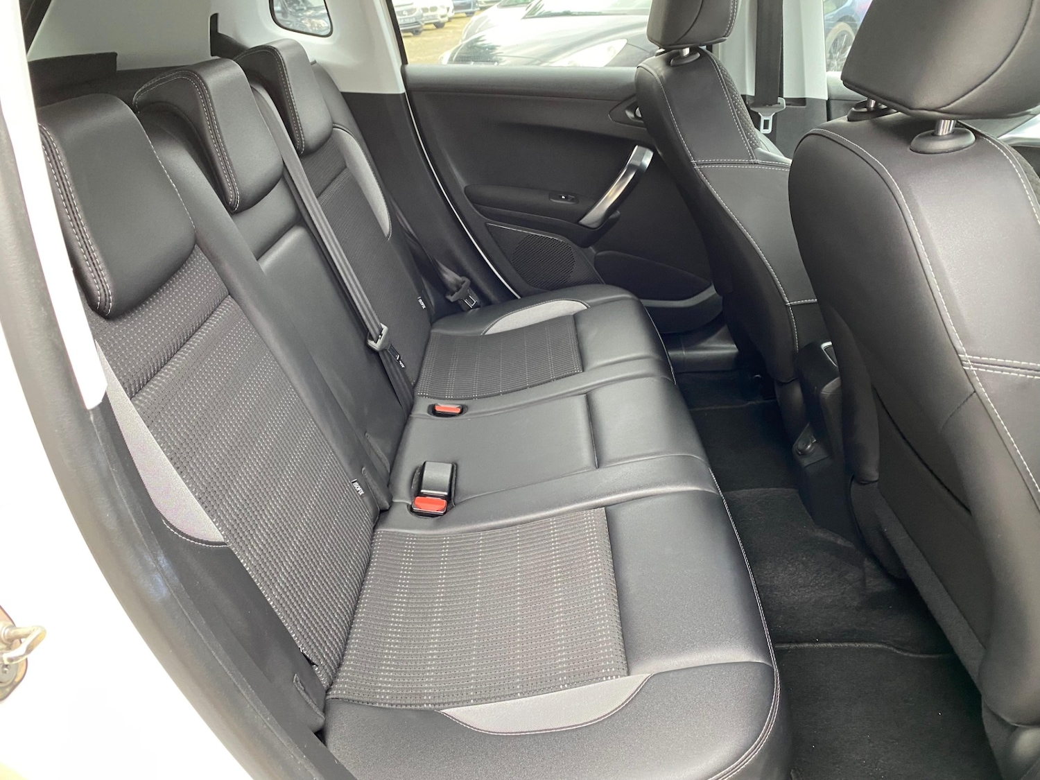 Used Peugeot 2008 2015 for sale - 78035843: Photo 15