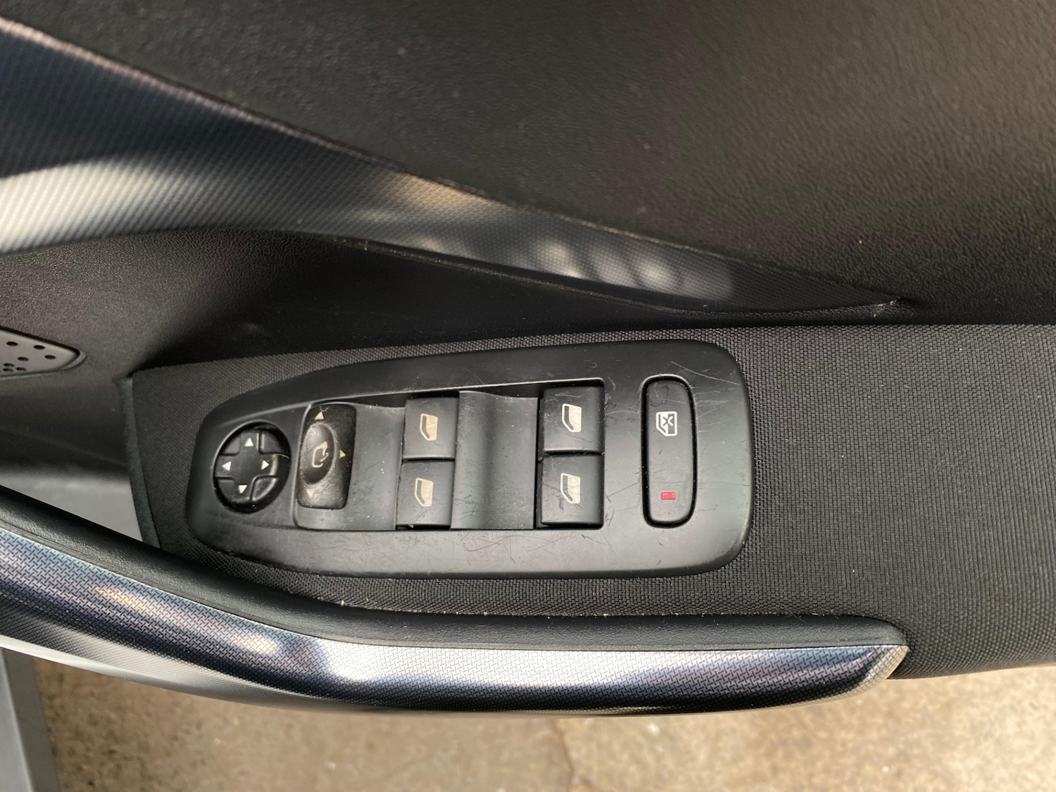 Used Peugeot 2008 2015 for sale - 78035843: Photo 23