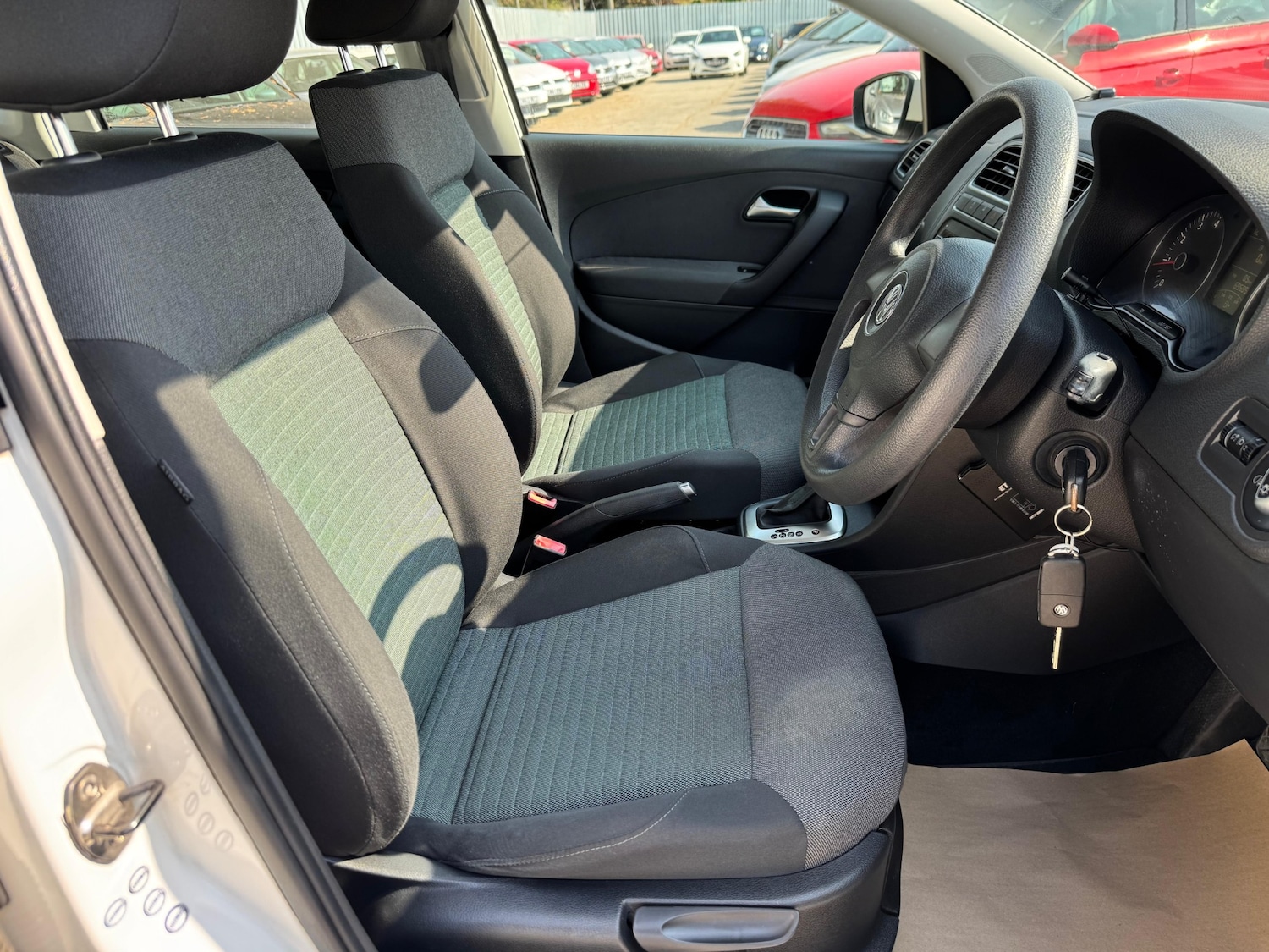 Used Volkswagen Polo 2010 for sale - 76078865: Photo 14
