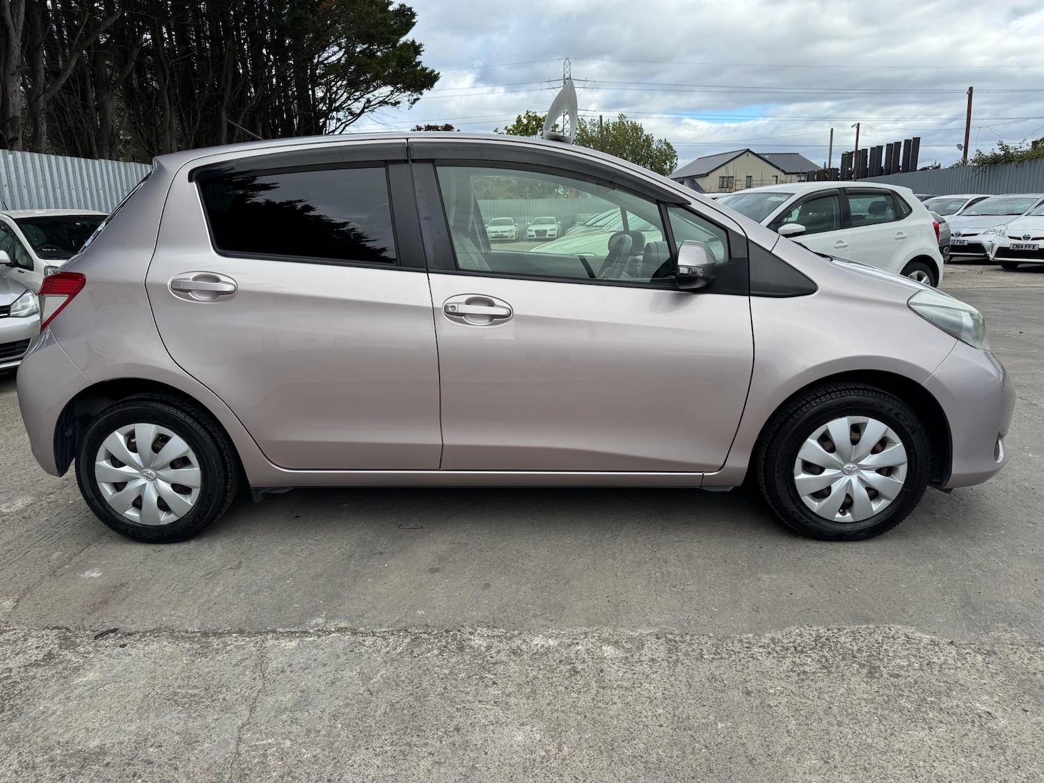 Used Toyota Vitz 2012 for sale - 76342929: Photo 4