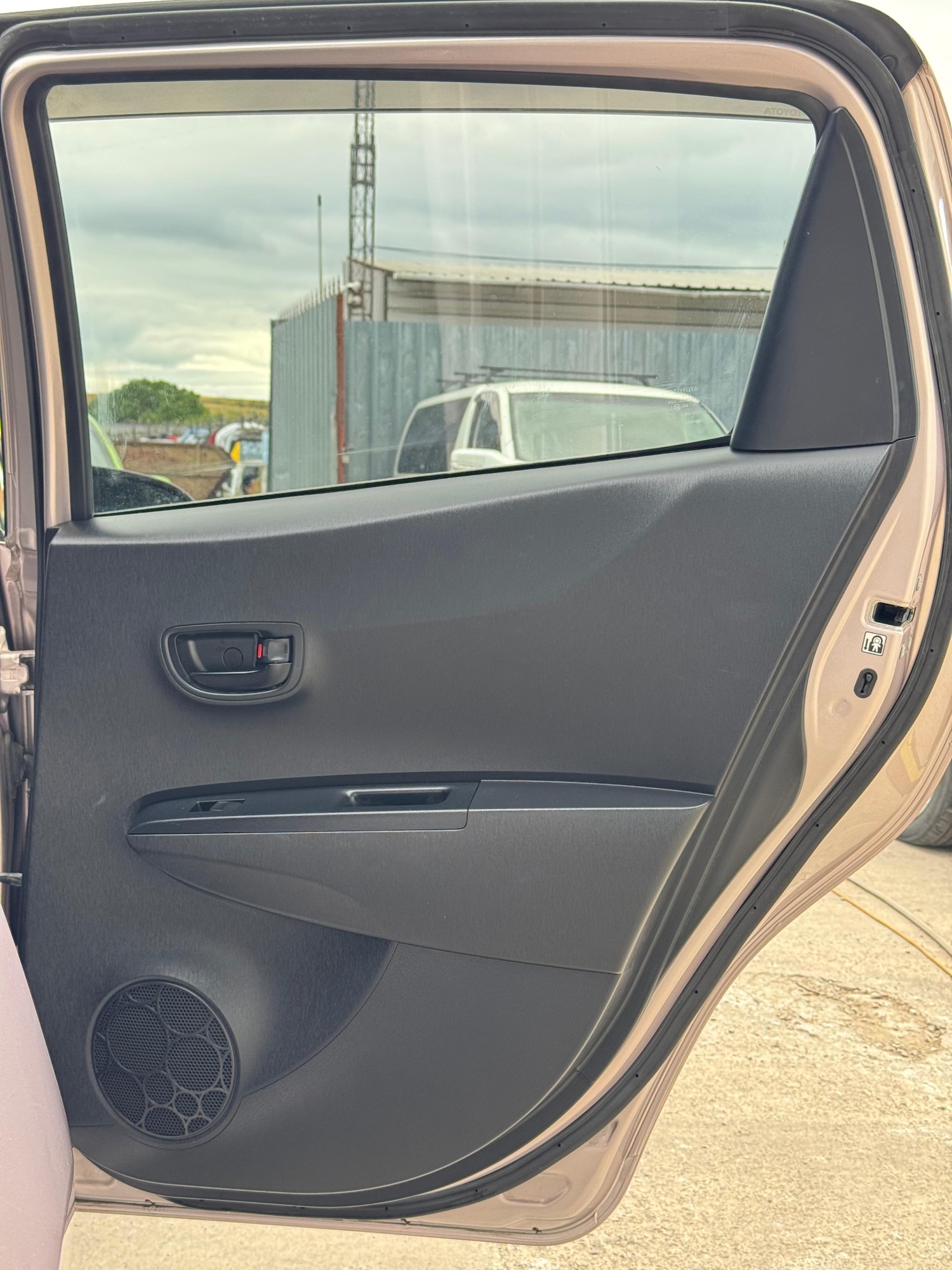 Used Toyota Vitz 2012 for sale - 76887527: Photo 28