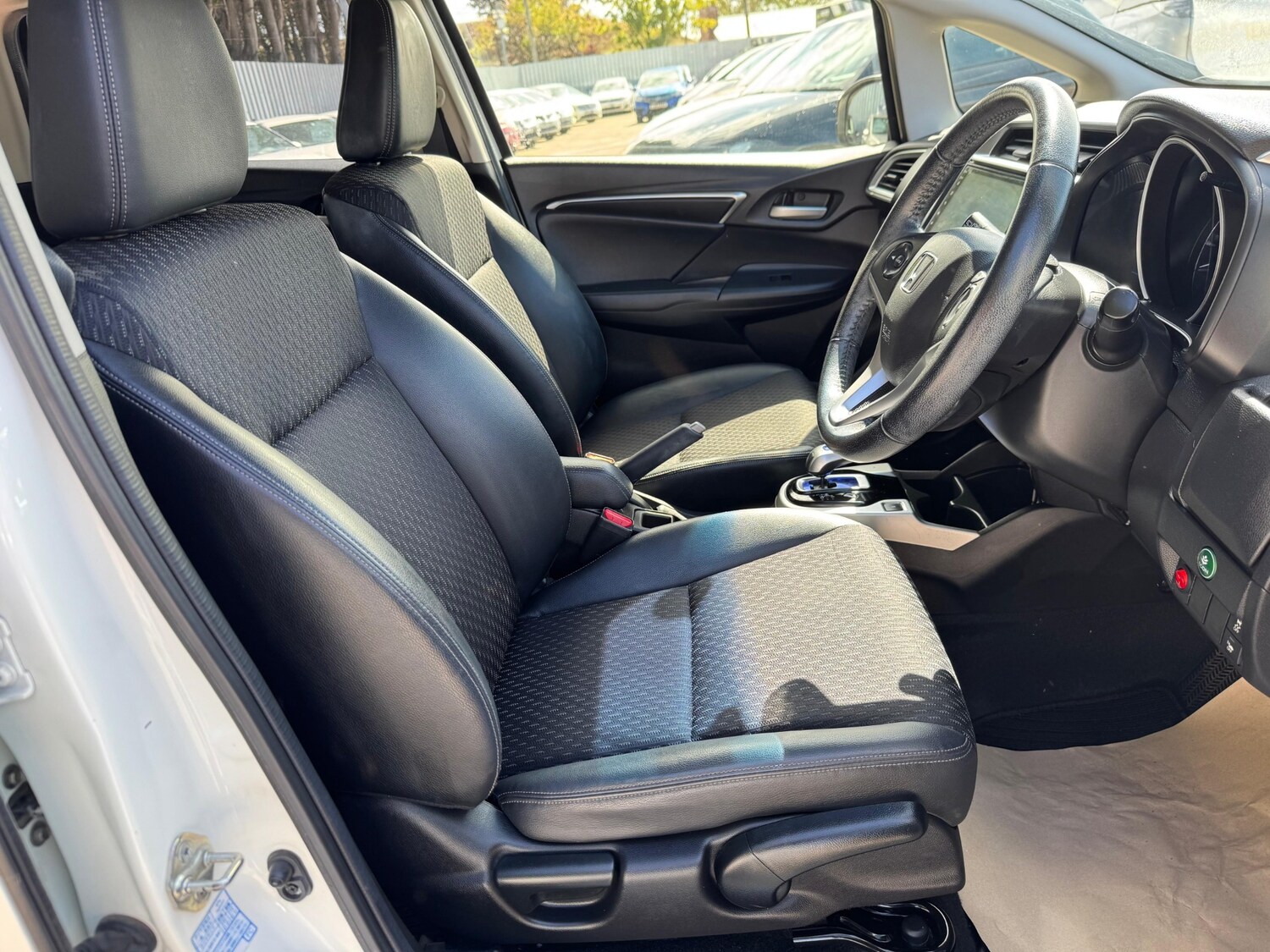 Used Honda Fit 2015 for sale - 76097288: Photo 24