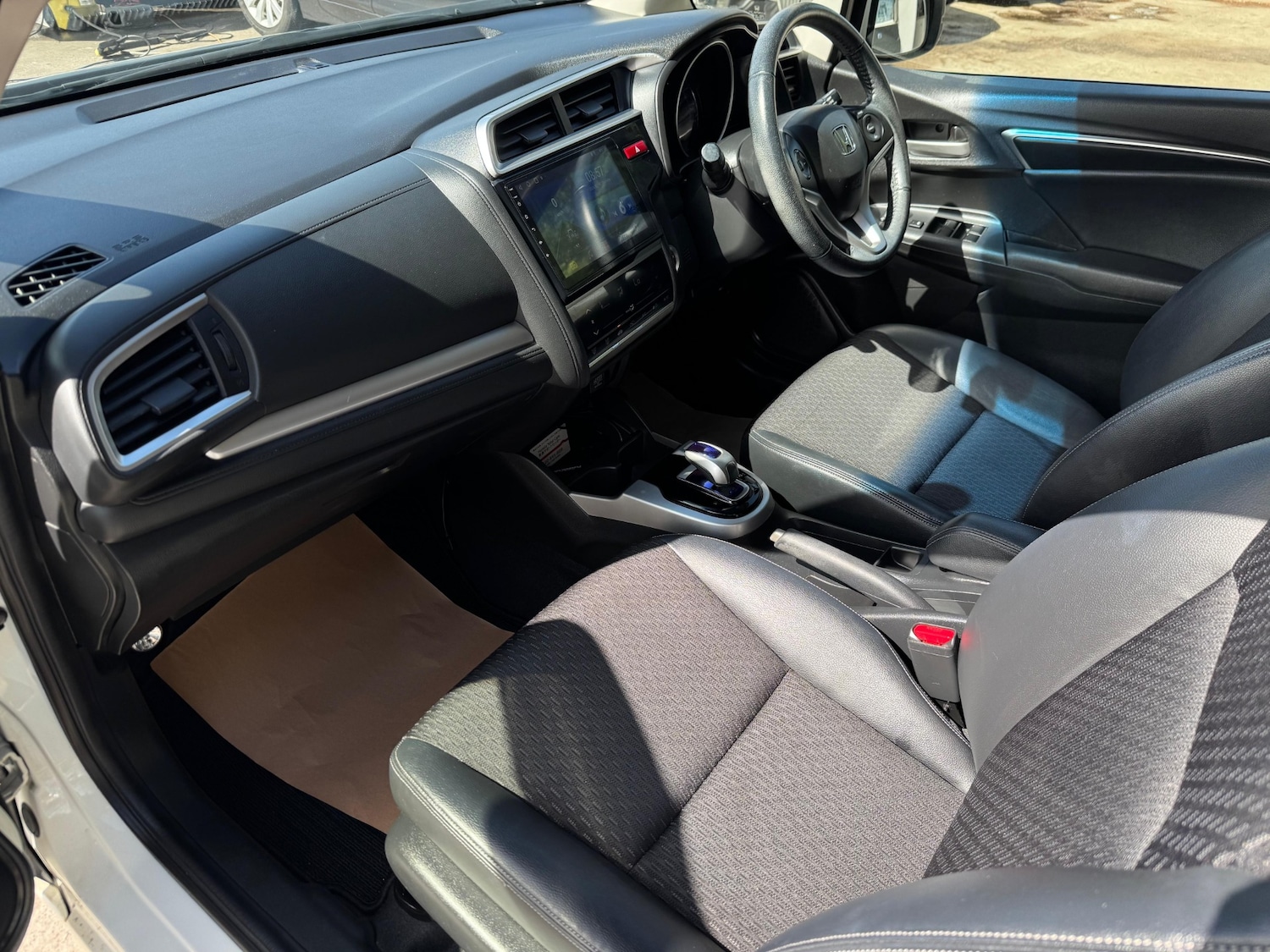Used Honda Fit 2015 for sale - 76097288: Photo 29