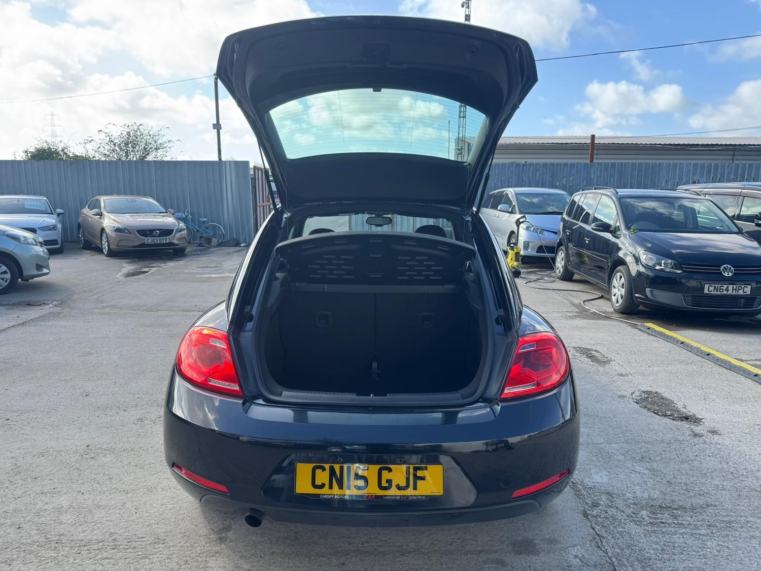 Used Volkswagen Beetle 2015 for sale - 78087967: Photo 11