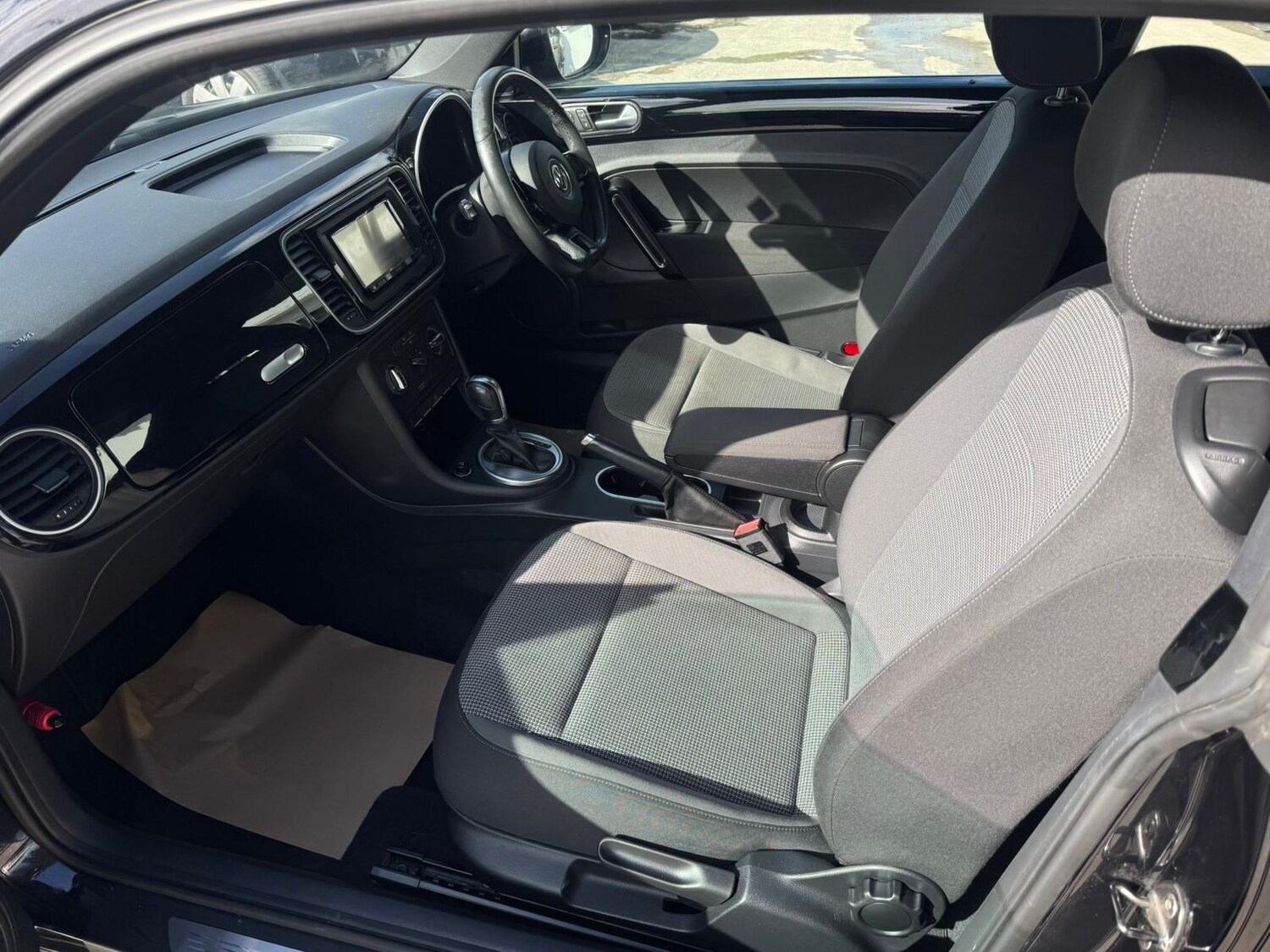 Used Volkswagen Beetle 2015 for sale - 78087967: Photo 27