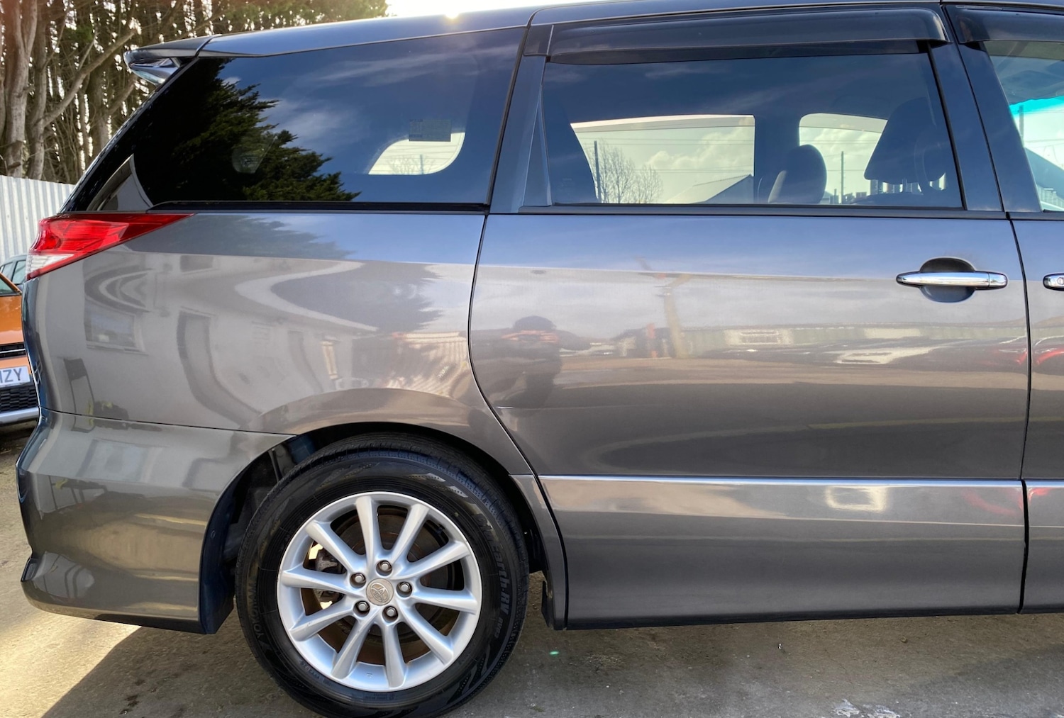 Used Toyota Estima 2010 for sale - 77584272: Photo 5
