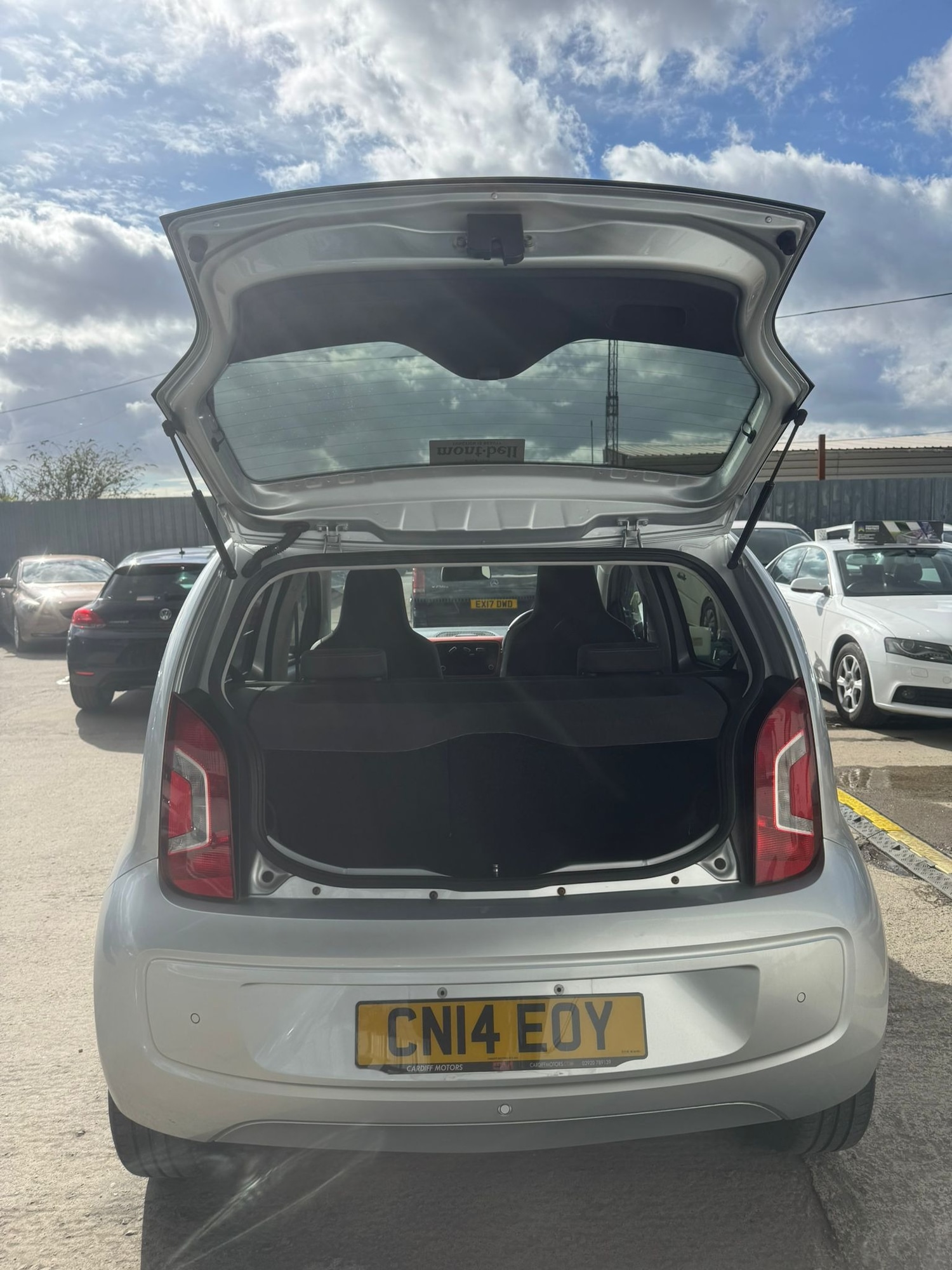 Used Volkswagen up! 2014 for sale - 78067068: Photo 10