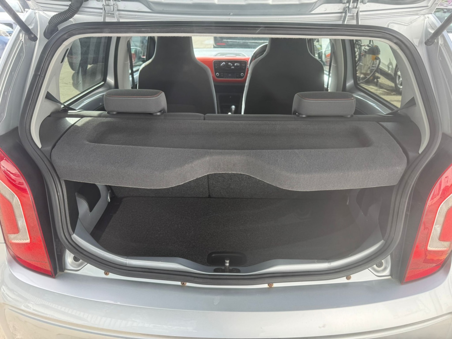 Used Volkswagen up! 2014 for sale - 78067068: Photo 11