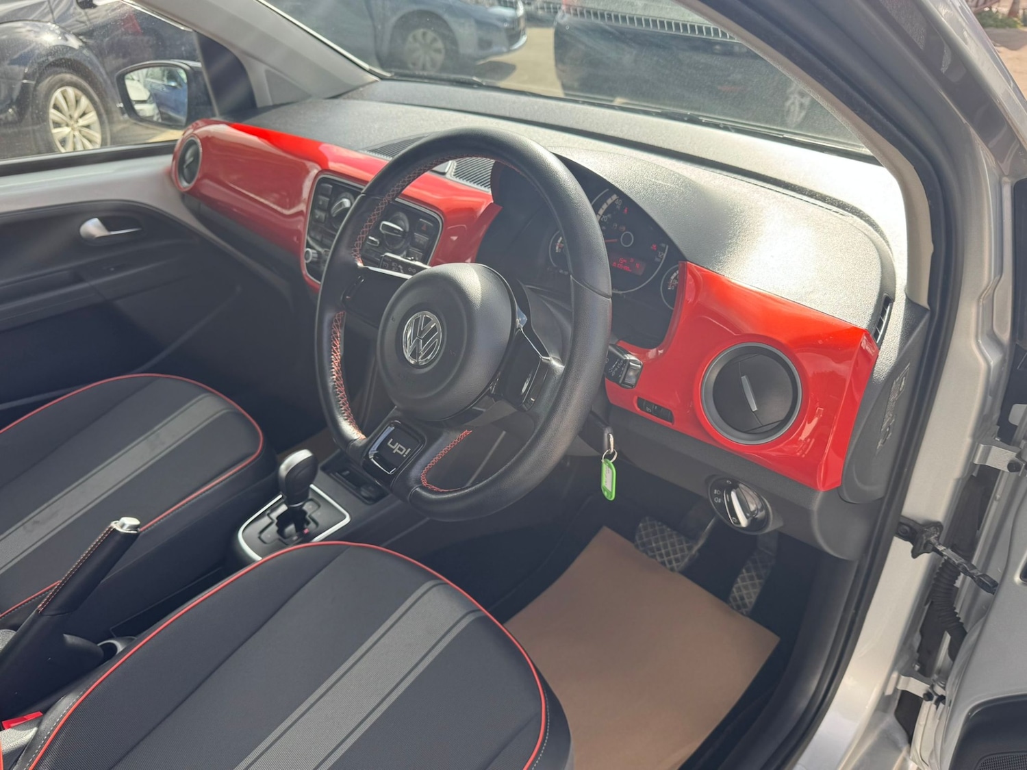 Used Volkswagen up! 2014 for sale - 78067068: Photo 12