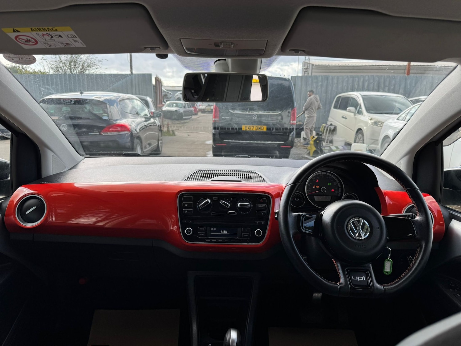 Used Volkswagen up! 2014 for sale - 78067068: Photo 15