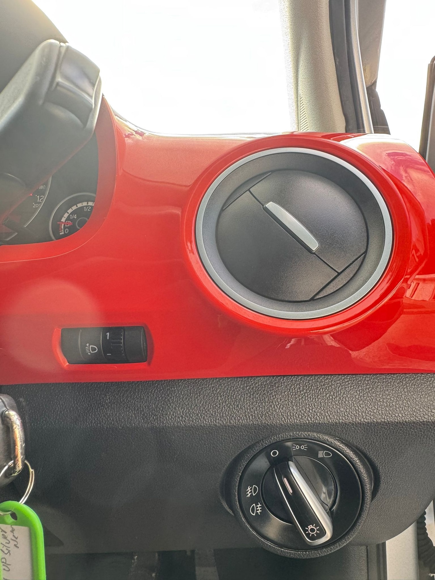 Used Volkswagen up! 2014 for sale - 78067068: Photo 21