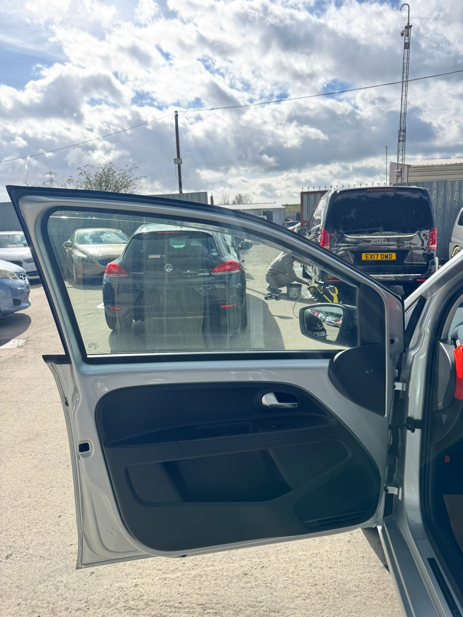 Used Volkswagen up! 2014 for sale - 78067068: Photo 26