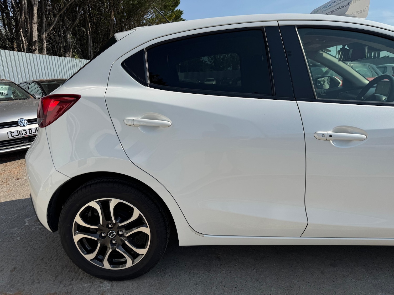 Used Mazda Demio 2015 for sale - 76772635: Photo 6